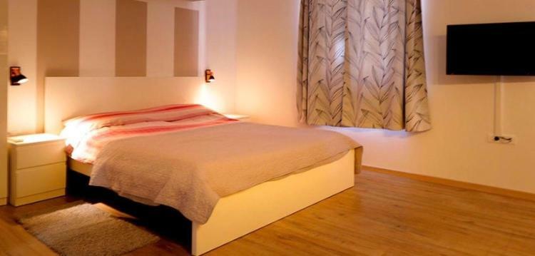 דירות באלה Studio Apartman Dado מראה חיצוני תמונה
