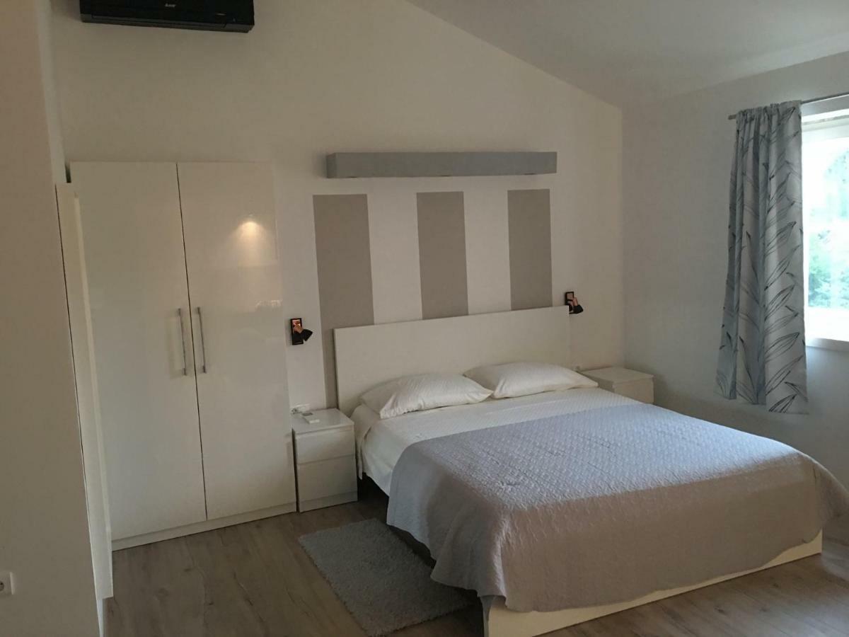 דירות באלה Studio Apartman Dado מראה חיצוני תמונה
