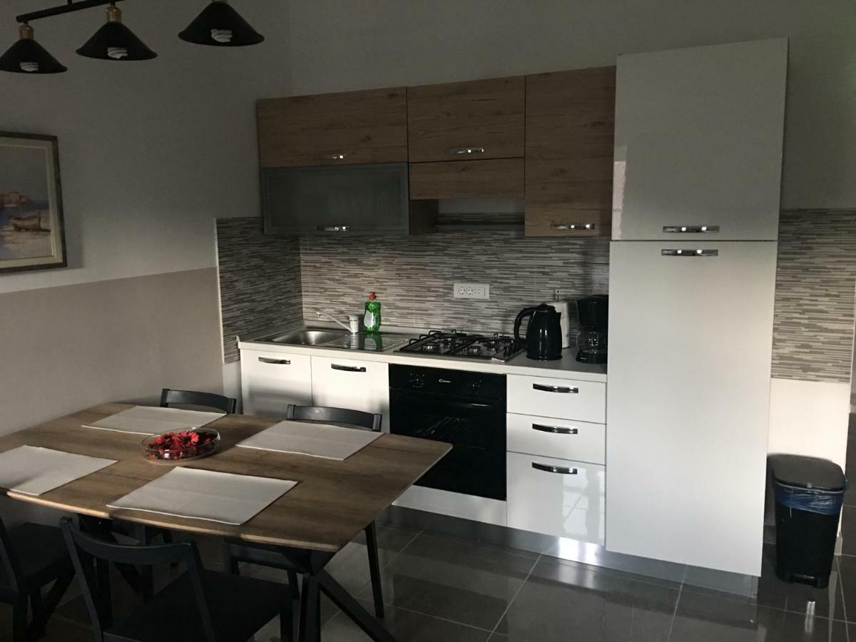 דירות באלה Studio Apartman Dado מראה חיצוני תמונה