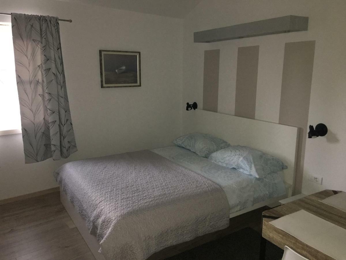 דירות באלה Studio Apartman Dado מראה חיצוני תמונה