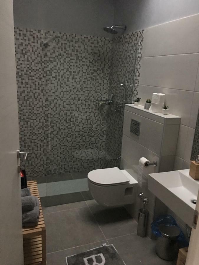 דירות באלה Studio Apartman Dado מראה חיצוני תמונה
