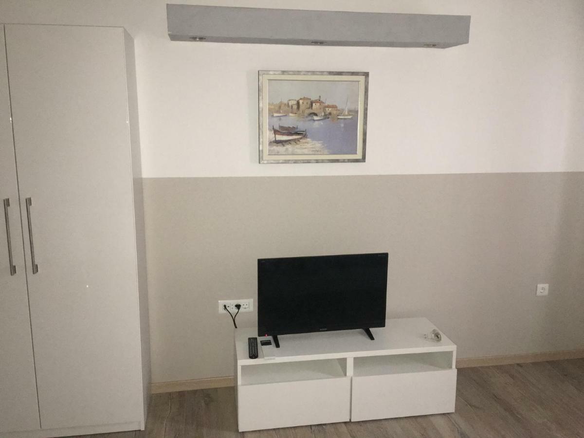 דירות באלה Studio Apartman Dado מראה חיצוני תמונה