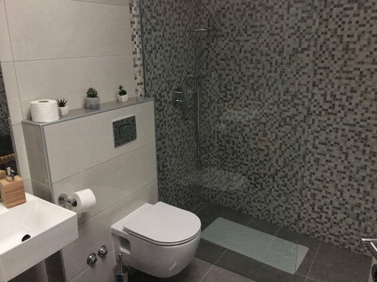דירות באלה Studio Apartman Dado מראה חיצוני תמונה