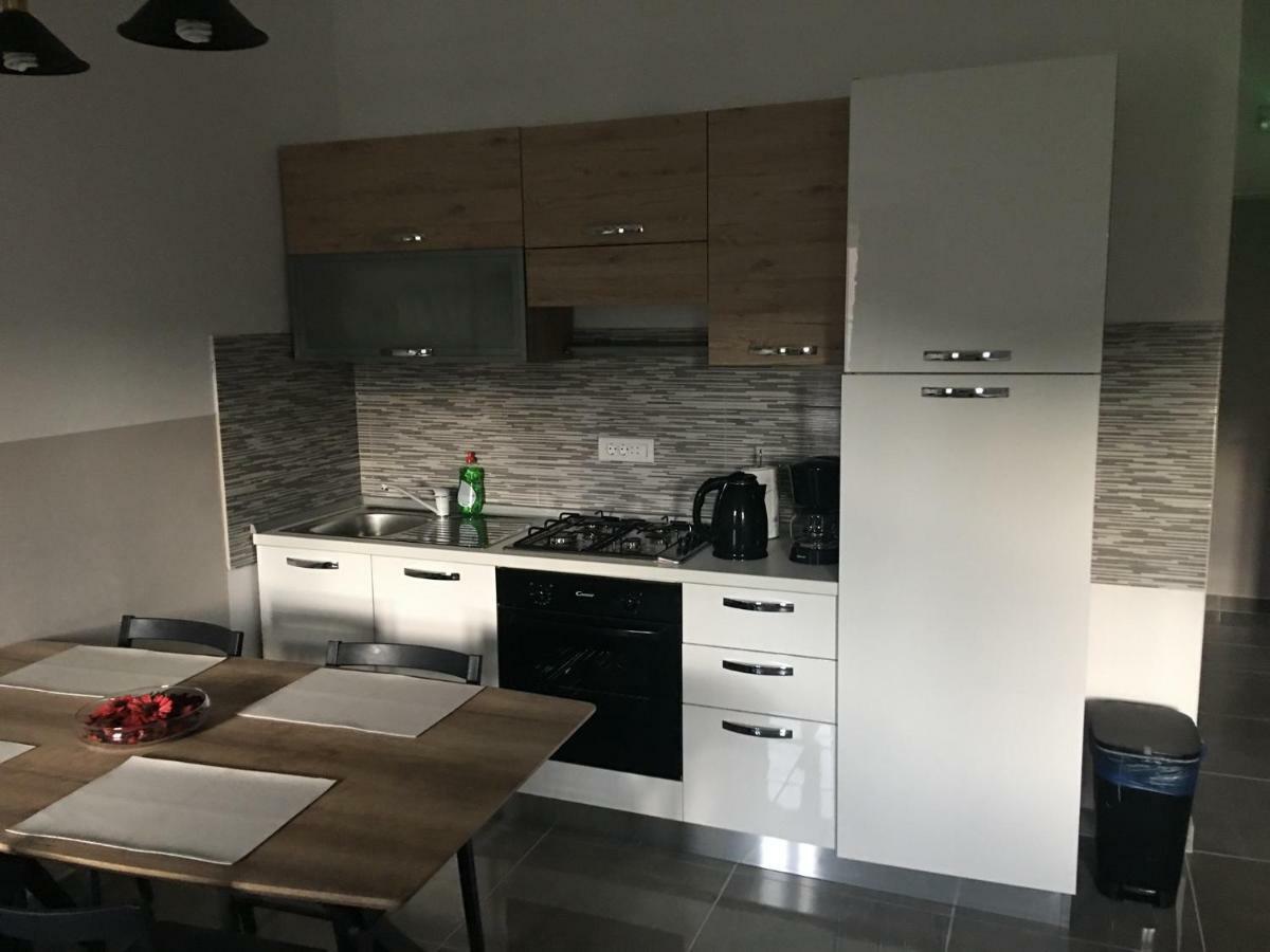 דירות באלה Studio Apartman Dado מראה חיצוני תמונה